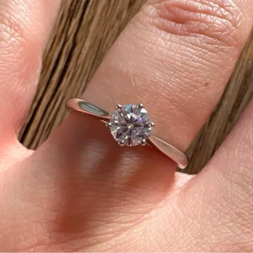 1 Ct Solitaire Ring Round Brilliant Cut Simulated Diamond,‎ Size 8.5 NEW